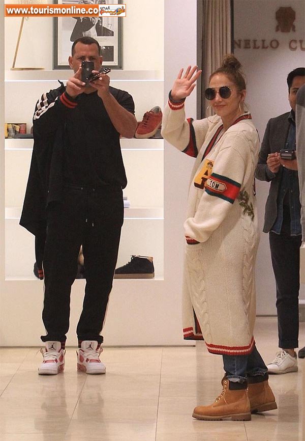 ستاره مشهور و نامزدش