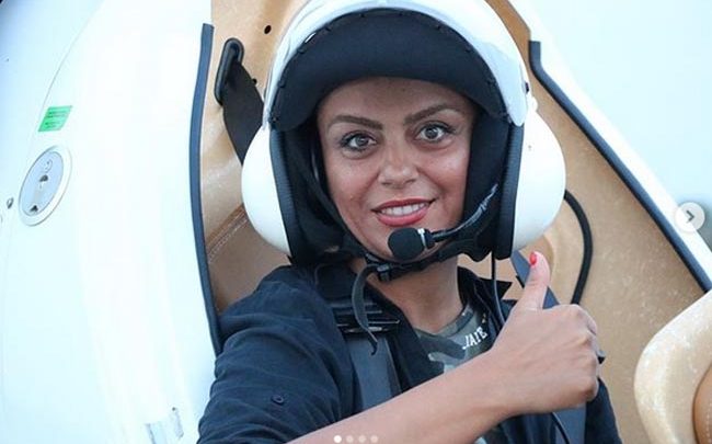 ازیگر زن ایرانی در حال خلبانی!