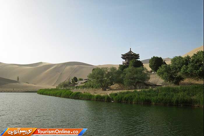 دریاچه هلالی