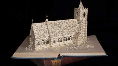 حکاکی روی کتابها