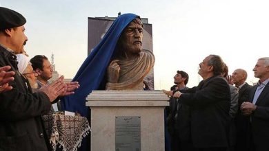 هنرمند مجسمه‌ساز