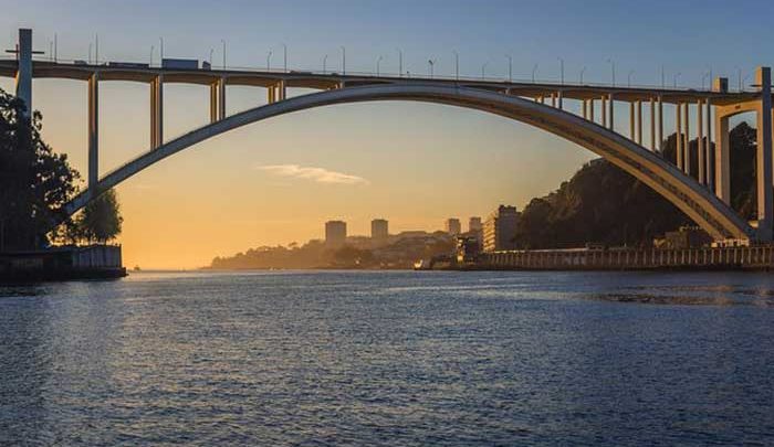 پورتو؛شهری توریستی همراه با توانگری در جاذبه های تاریخی و فرهنگی!