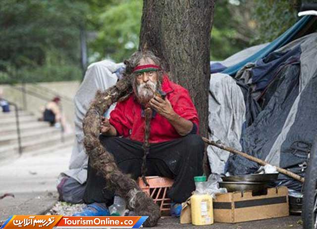 مرد مشهور کارتن خواب