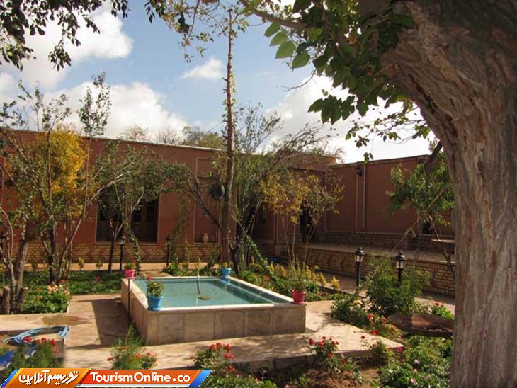 اقامتگاه بومگردی شازند