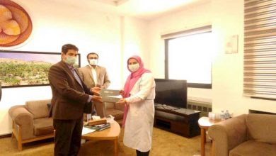 پیاده روی بانوی جهانگرد