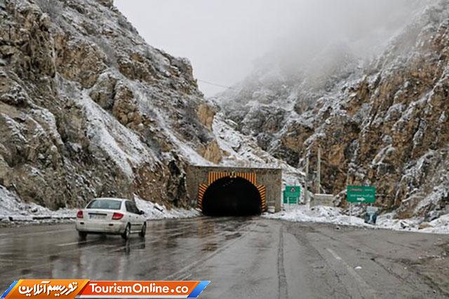 بارش برف در جاده
