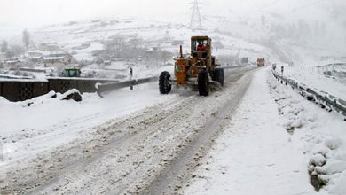 برف و باران در جاده