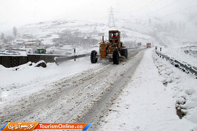 برف و باران در جاده