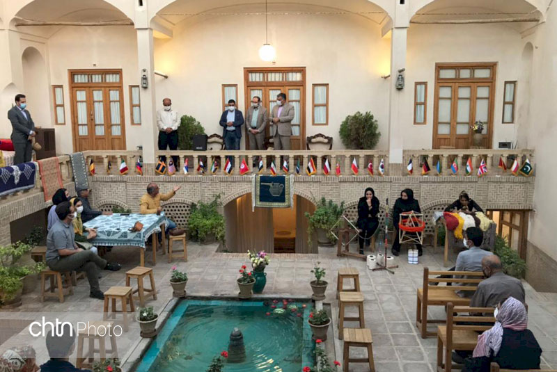 کارگاه زیلوبافی کاشان