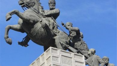 ترمیم مجسمه نادرشاه