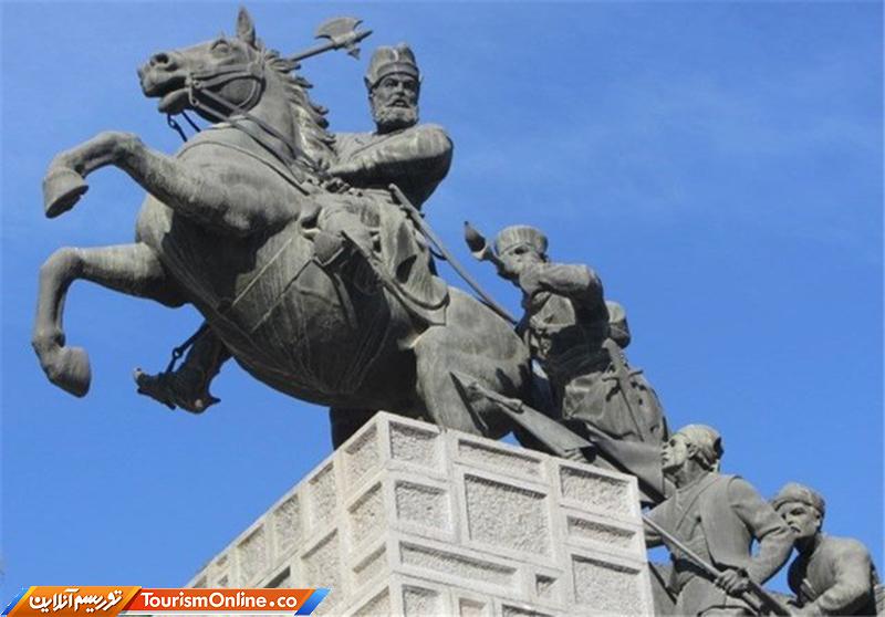 ترمیم مجسمه نادرشاه