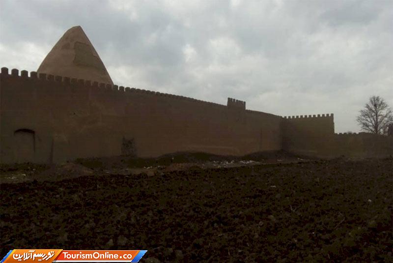 قلعه و یخچال احمدآباد