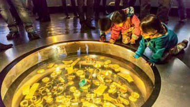 هنر بفروشیم نه طلا