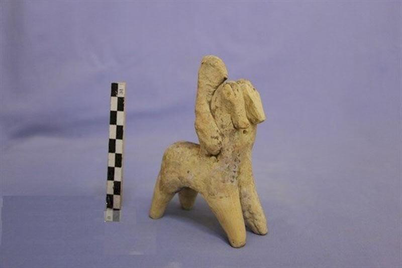 کشف پیکر اسب سفالی