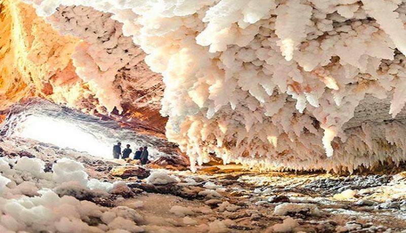 غار نمکدان قشم