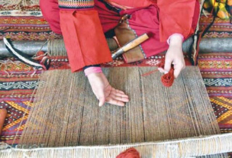روستای آقداش گلیم بافی