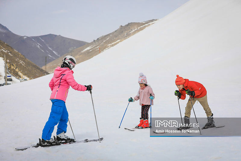 پیست اسکی تاریک دره همدان