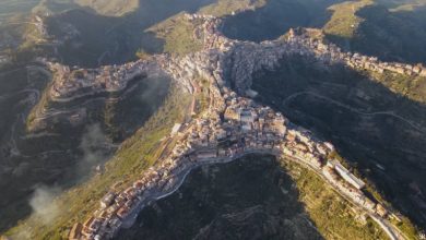 دهکده شبیه انسان در سیسیل