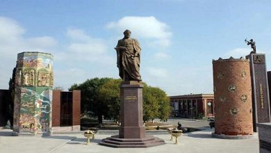 نخستین جایزه حکیم نظامی