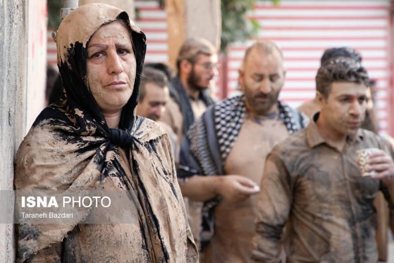 گل‌مالی اهالی لرستان