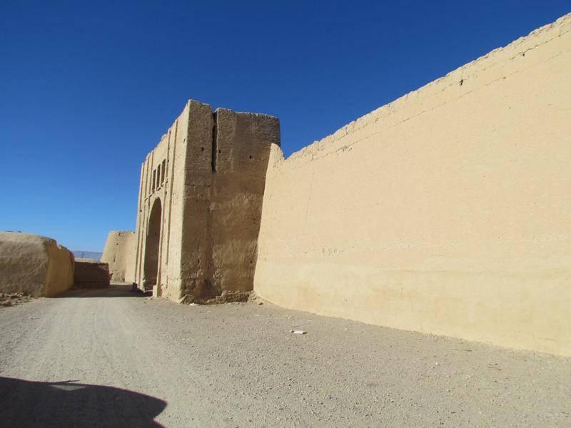 قلعه حاجی خان اسفندآباد ابرکوه