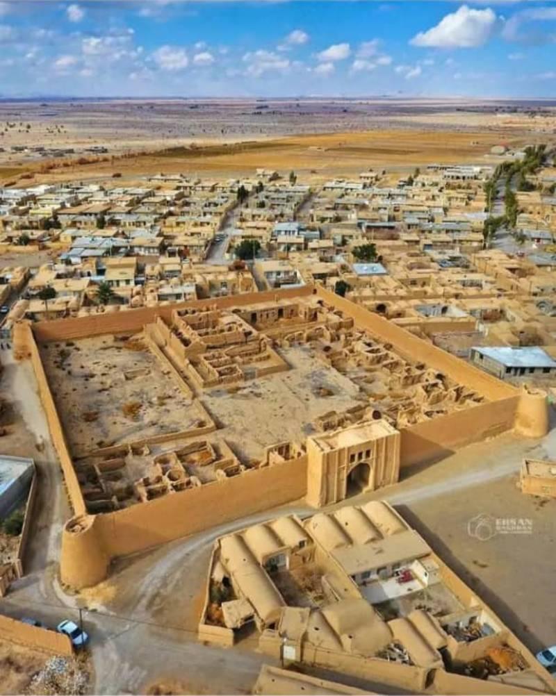 قلعه حاجی خان اسفندآباد ابرکوه