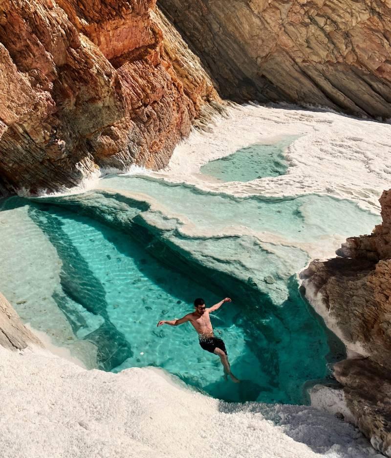 حوضچه فیروزه‌ای