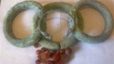 حلقه ی دستبند 4000 ساله مفرغی به شکل مار