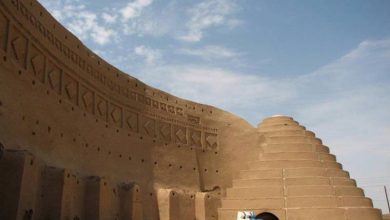 یخدان مویدی