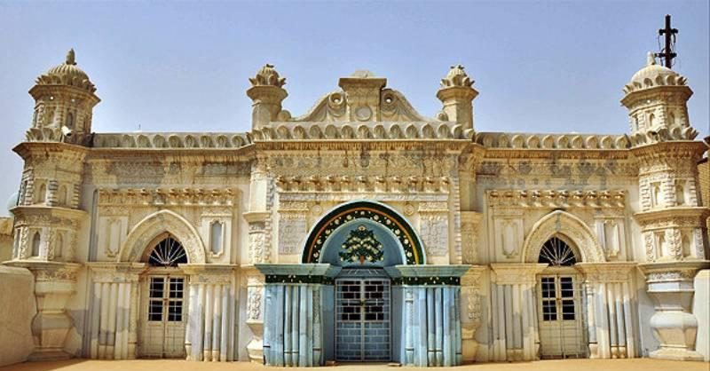 آرامستان‌های اقلیتی گردشگری آبادان