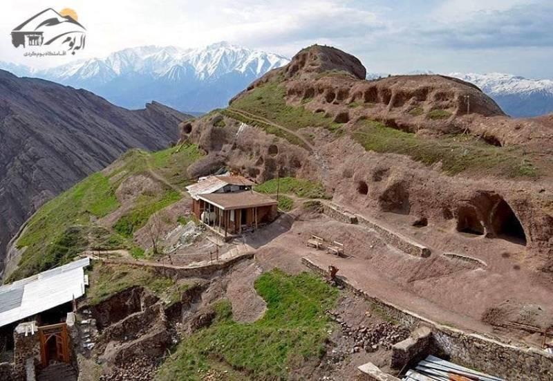 بوم گردی اله بوم