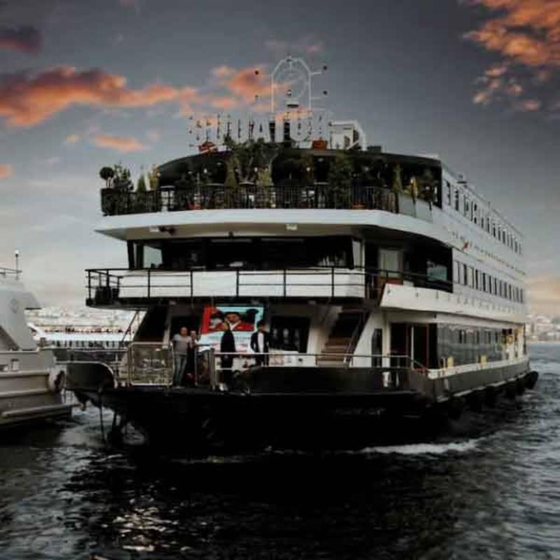 کشتی تفریحی کیش