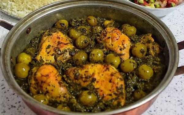 خورش گوجه سبز