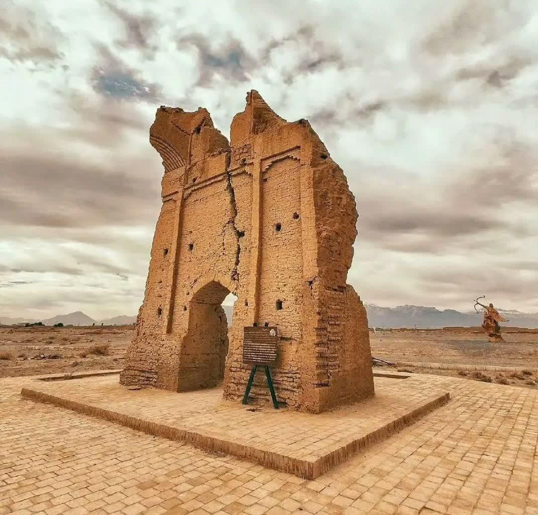 دروازه فرافر