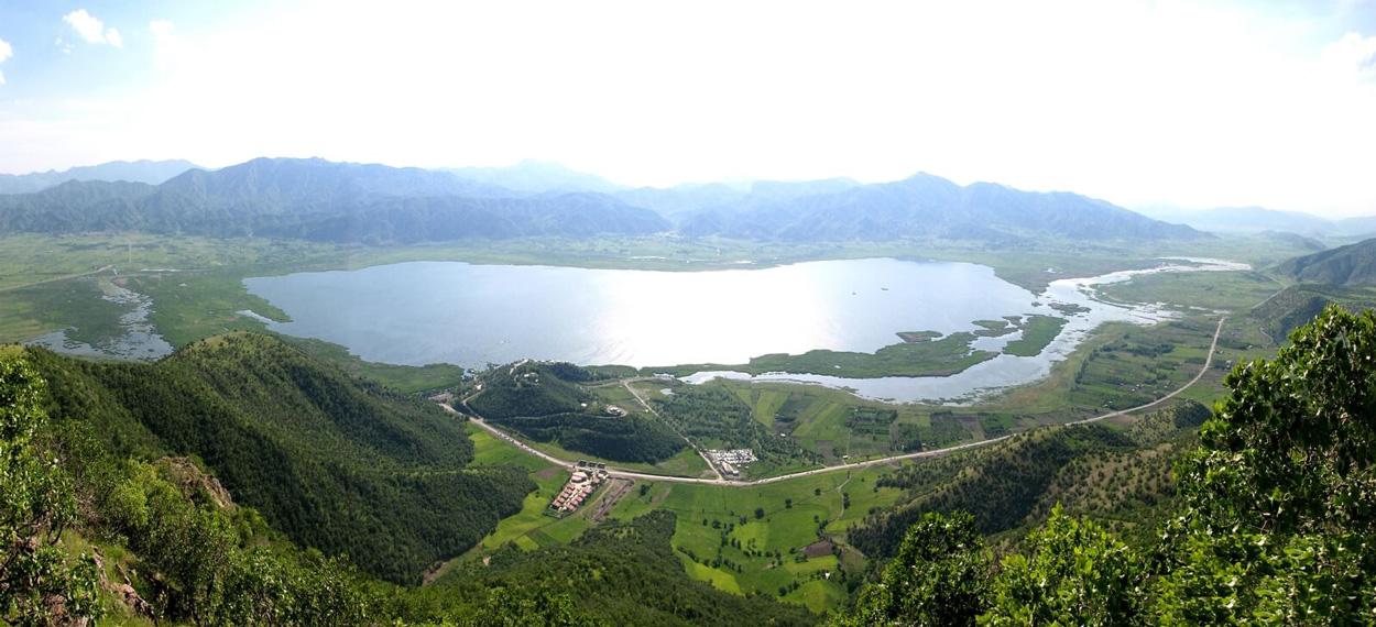 دریاچه زریبار