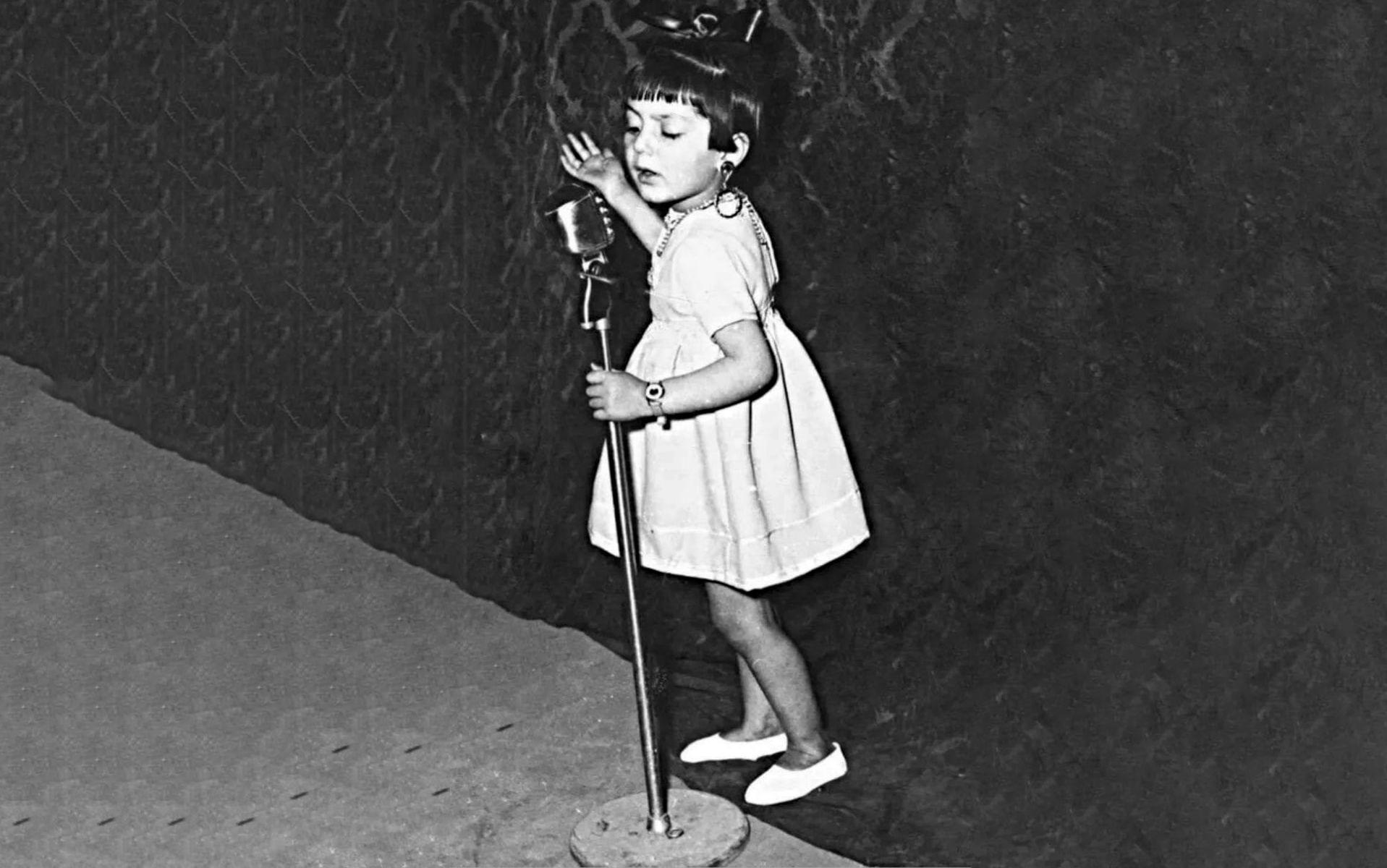 فائقه آتشین