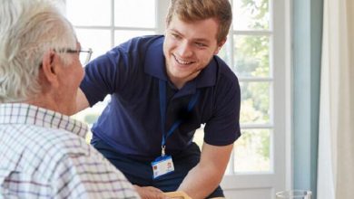 مراقب سالمند در منزل