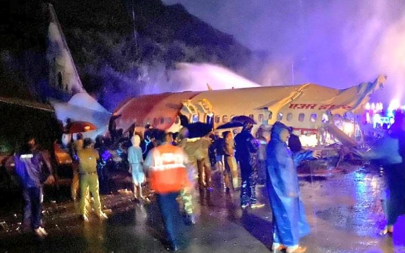 سقوط هواپیمای مسافربری