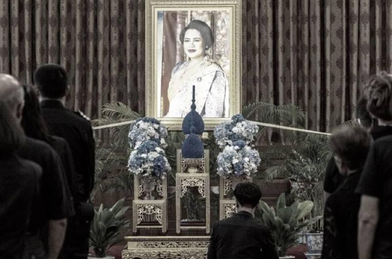 ملکه مادر تایلند