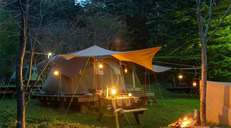 چگونه با تجهیزات مناسب و اقامتگاه هوشمند، بهترین «کمپ خانگی» را در سفرهای آخر هفته بسازیم؟