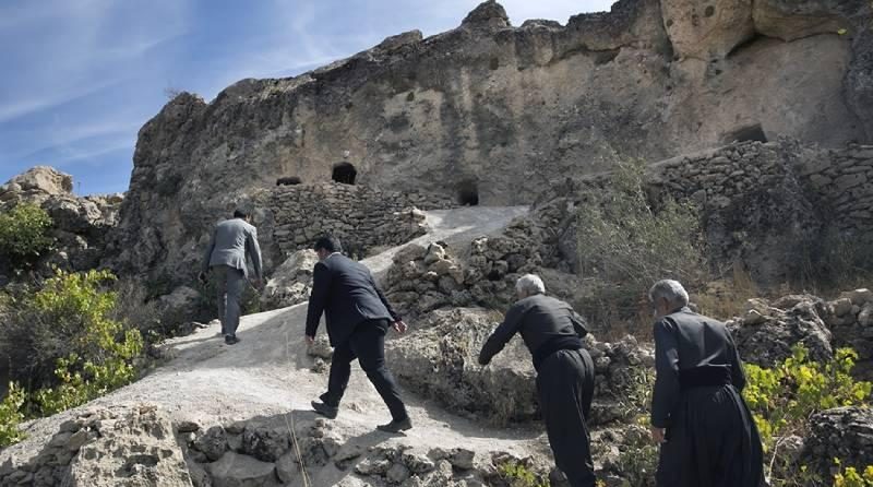 غار خالو حسین