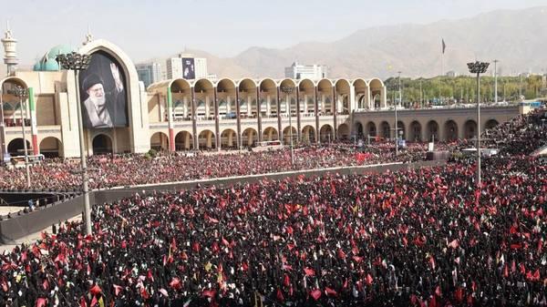 بدرقه رهبر شهید