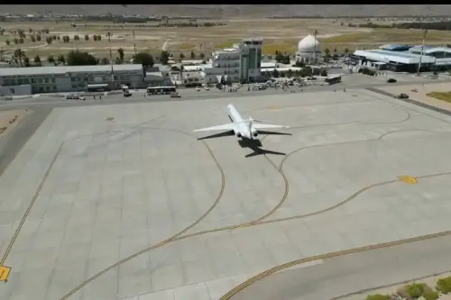 فرودگاه لارستان