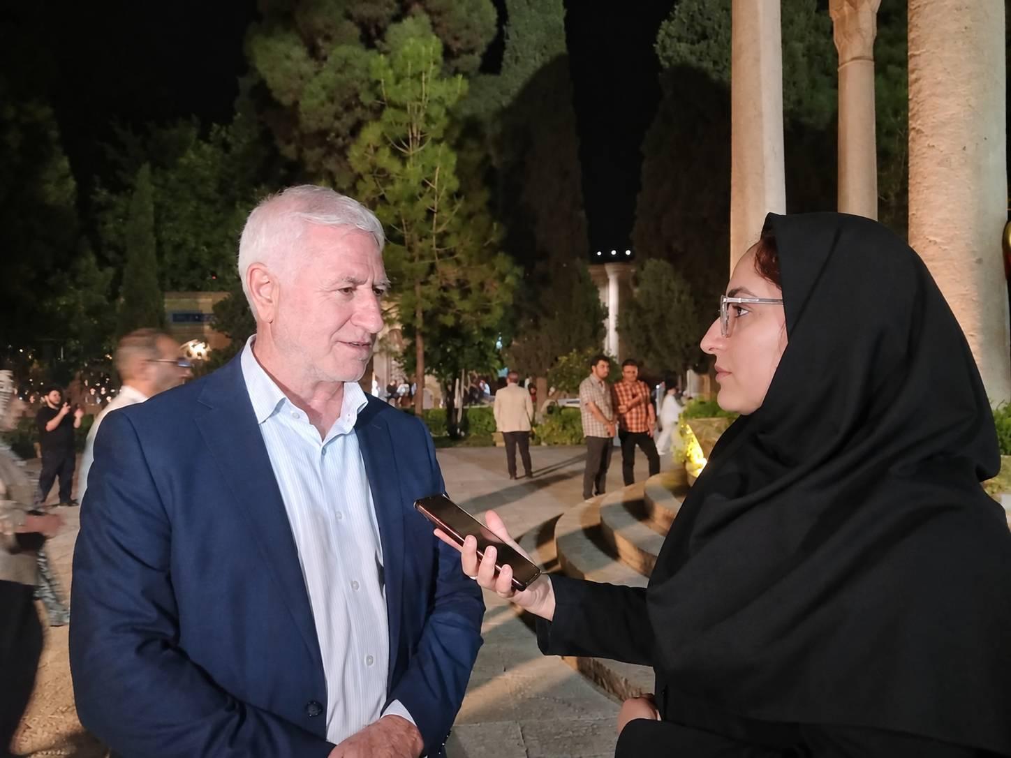 معاون صنایع دستی